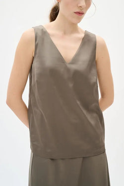 In Wear Zilky V-neck top / Sandy Grey In Wear